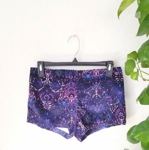 UO Velvet, psychedelic print shorts
